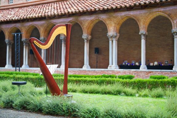 Julie Harpiste joue au Couvent des Jacobins de Toulouse